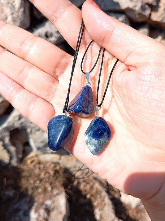 Ciondolo burattato in Sodalite