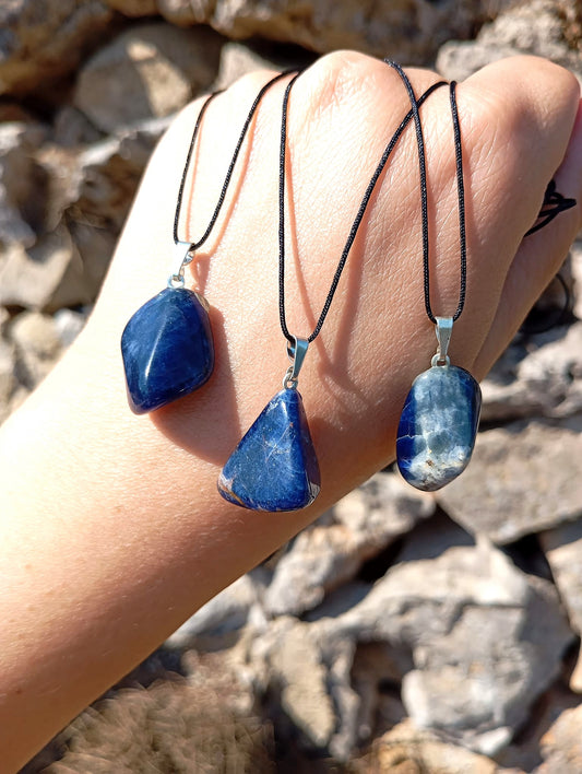 Ciondolo burattato in Sodalite