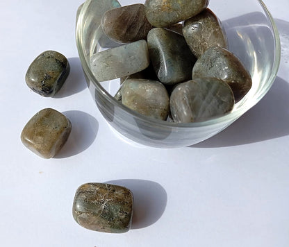 Labradorite (Magia e Protezione Energetica)