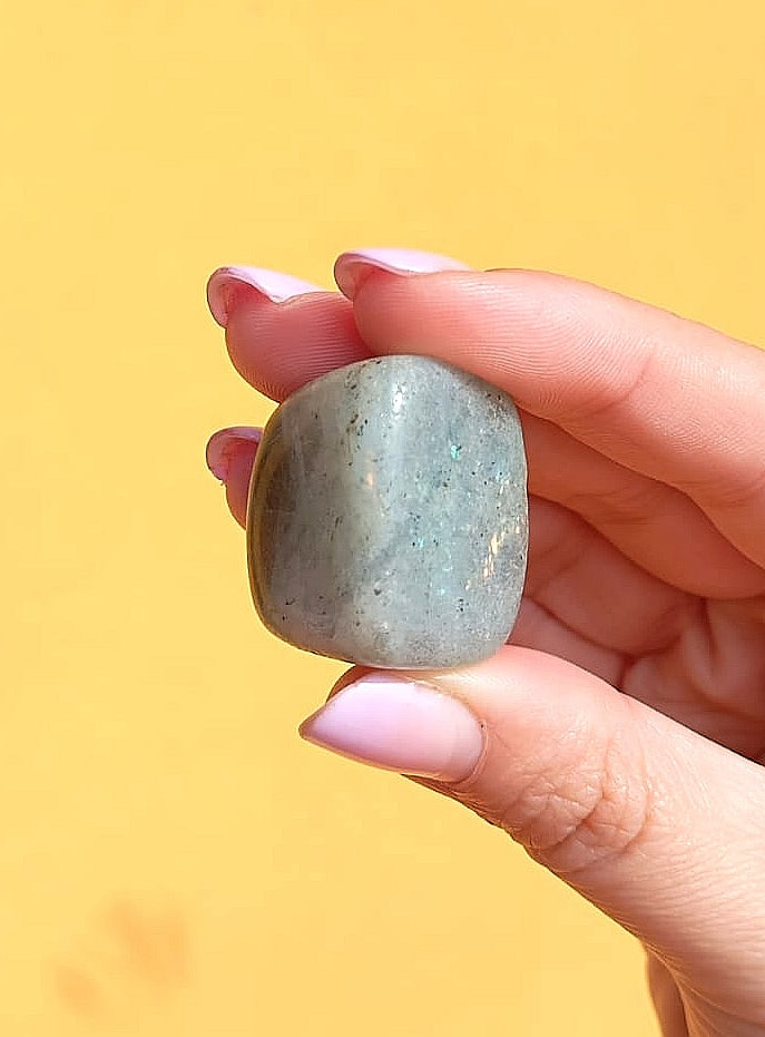Labradorite (Magia e Protezione Energetica)